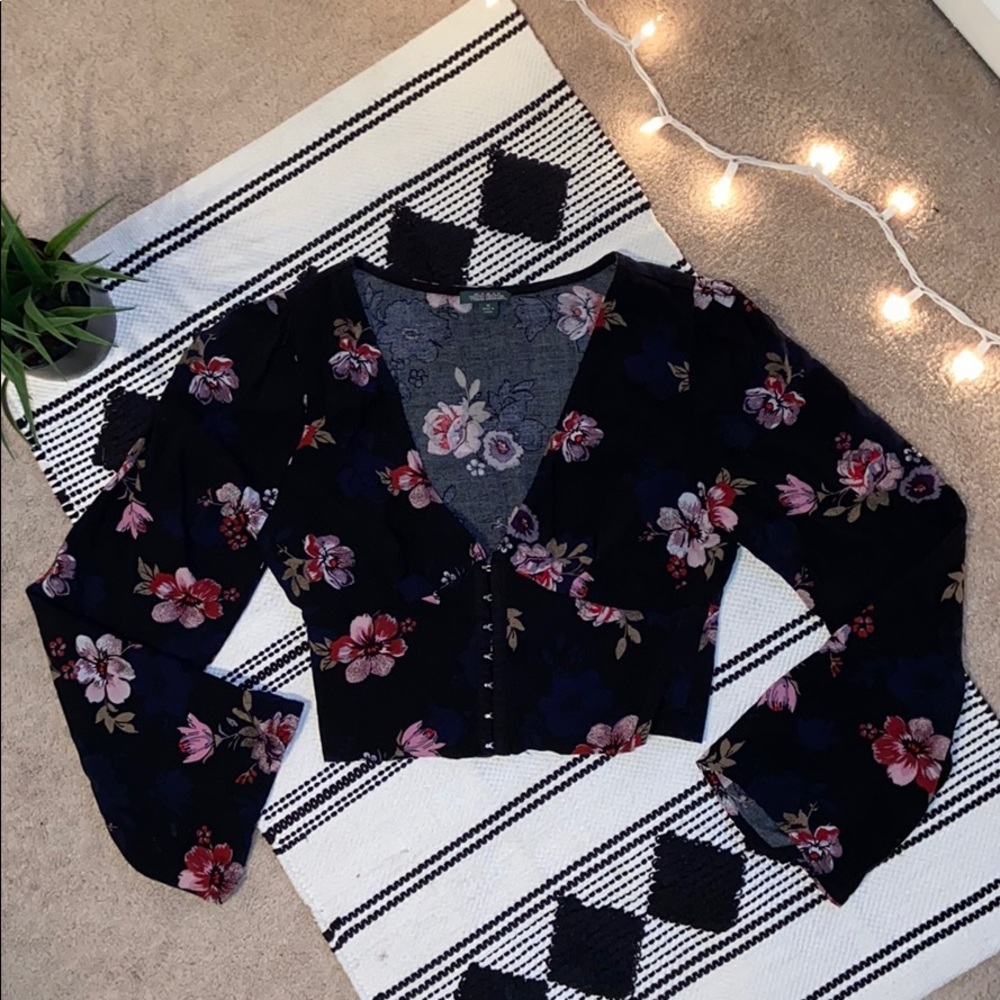 LONG SLEEVED CROP TOP